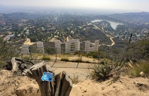 Znak Hollywood od tyłu