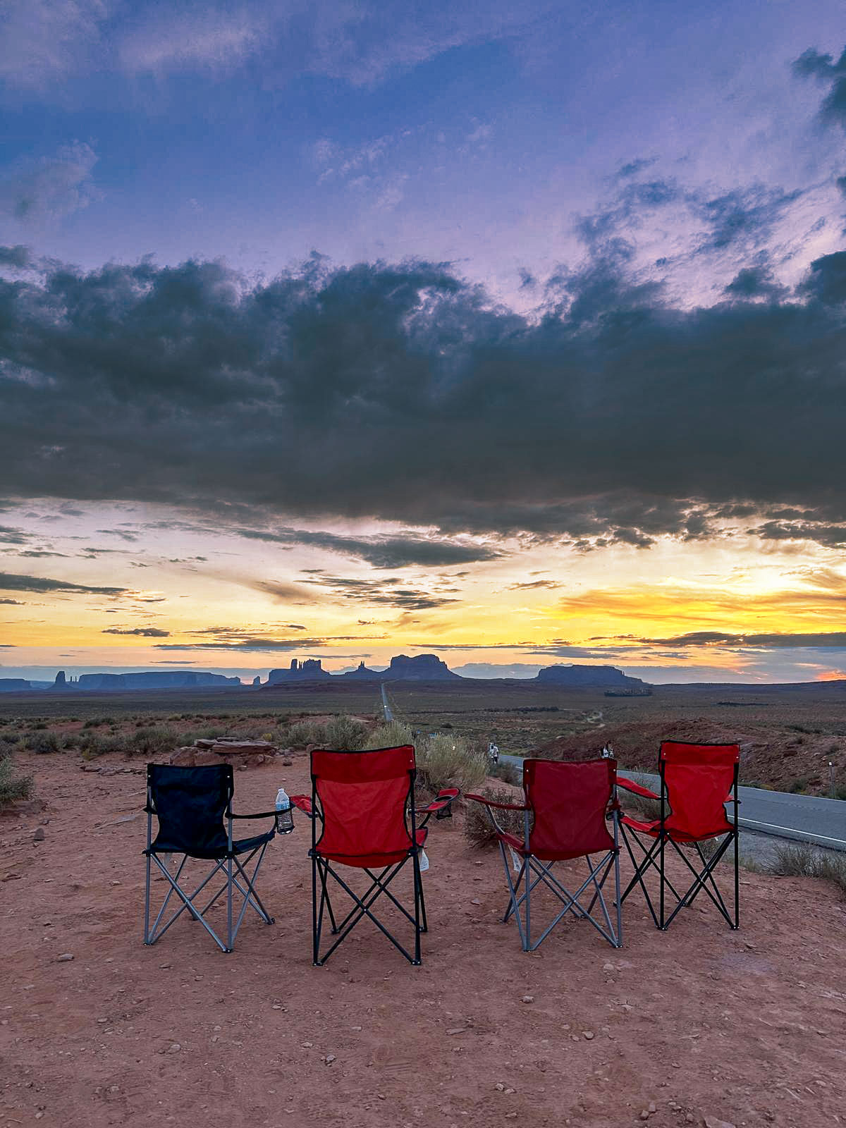 Zachód słońca nad Monument Valley