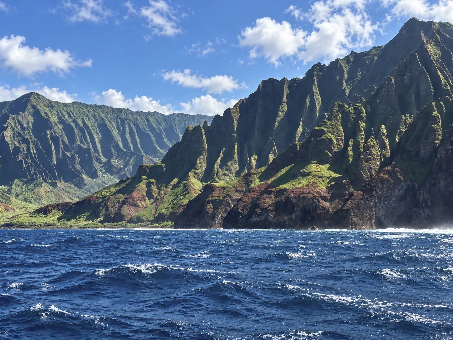 Hawaje w Styczniu 1 Wyspa Kauai z oceanu w styczniu